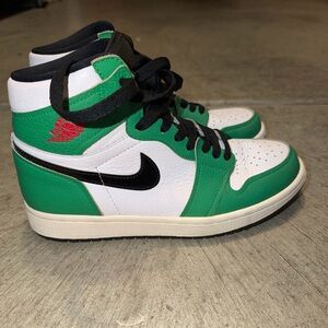 Jordan
Air Jordan 1 Retro High OG “Lucky Green” sneakers